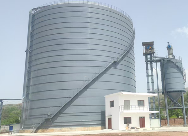 粉煤灰儲存?zhèn)}施工現(xiàn)場